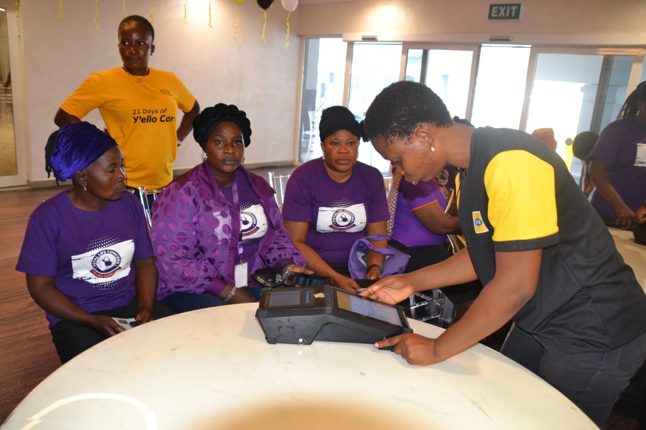 Using-of-ICT-to-register-Benefacteries.-Photo-6